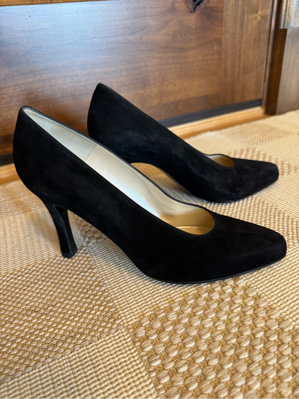 Vintage Charles Jourdan Paris Black Suede Classic Pump 3.5 heel Fits Size 7.5